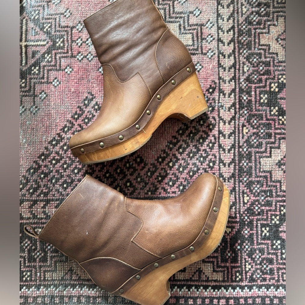 NEW // Leather Clogs , Size 10